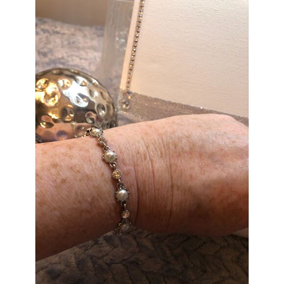 Silver and White Pearl Bracelet - Picture 5 of 10